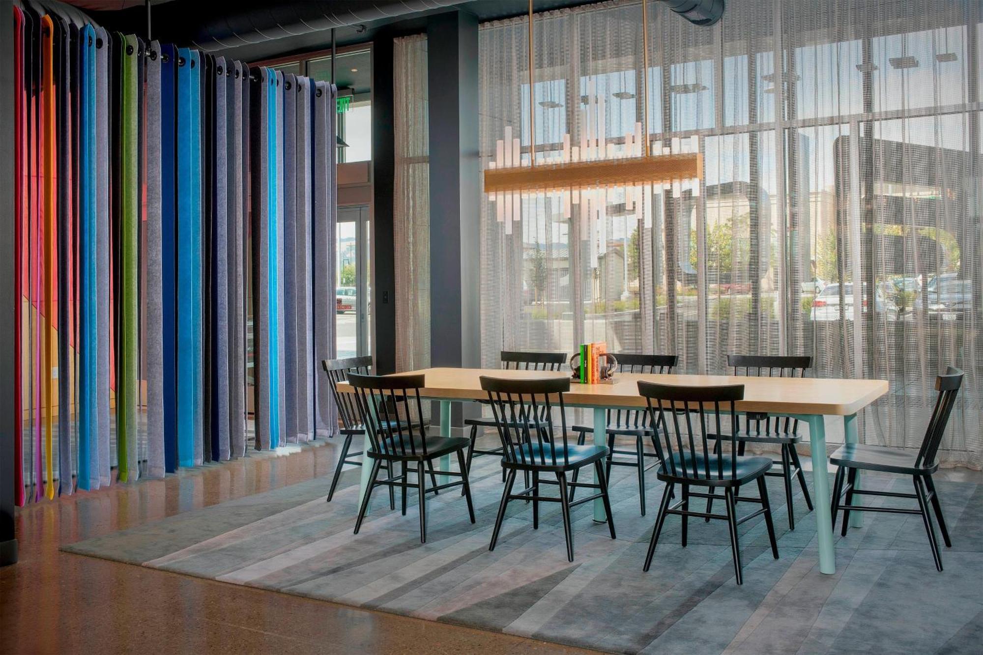 Отель Aloft Dublin-Pleasanton Экстерьер фото